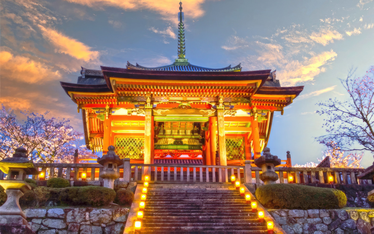 25 Tips for Your First Solo Trip to Japan