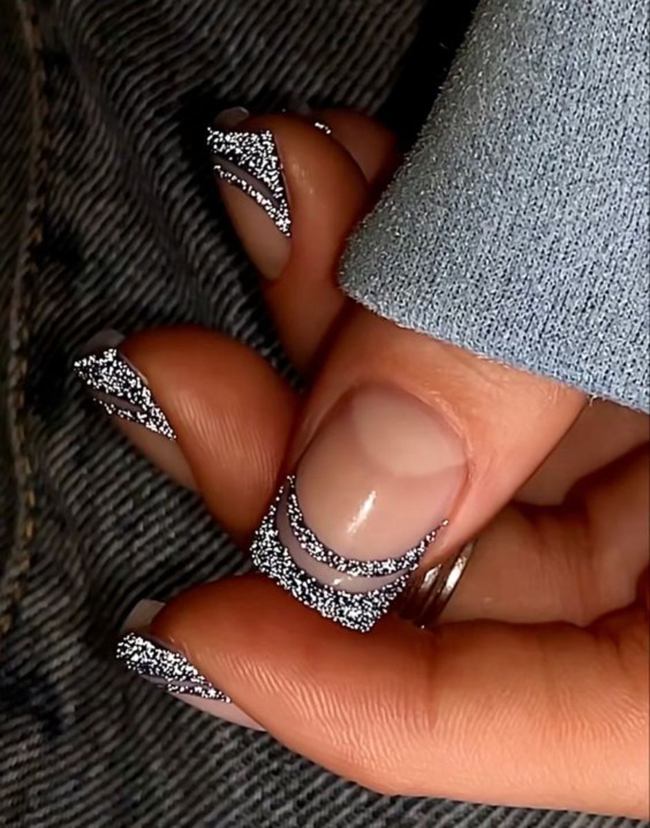 Black nails ideas | Bunnies | Beauty | Photoshoot | All the stuff I care  about | Black nails with glitter, Pretty acrylic nails, Nail designs glitter