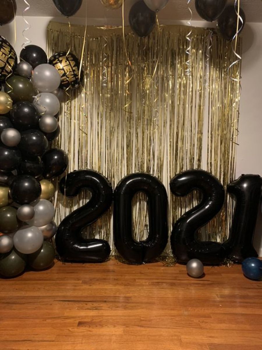 30+ Sparkly New Years Party Backdrop Ideas for 2024 - HubPages