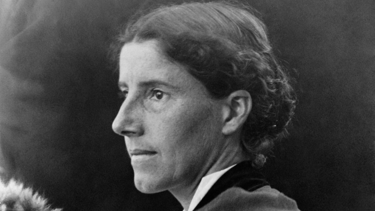 Irony in "The Yellow Wallpaper" by Charlotte Perkins Gilman Owlcation