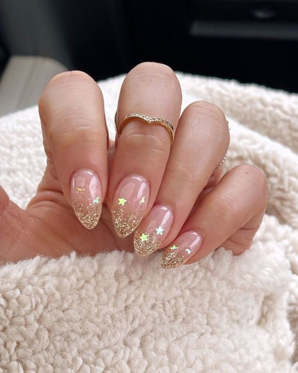 Christmas nail art: 30 minutes or more to be ready! - MERCI