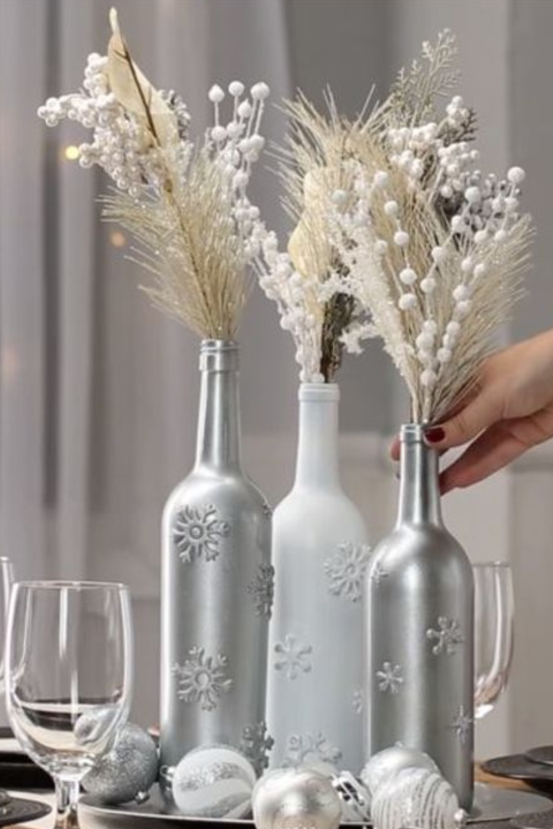 22 New Year's Table Decorations to Add Festive Flair