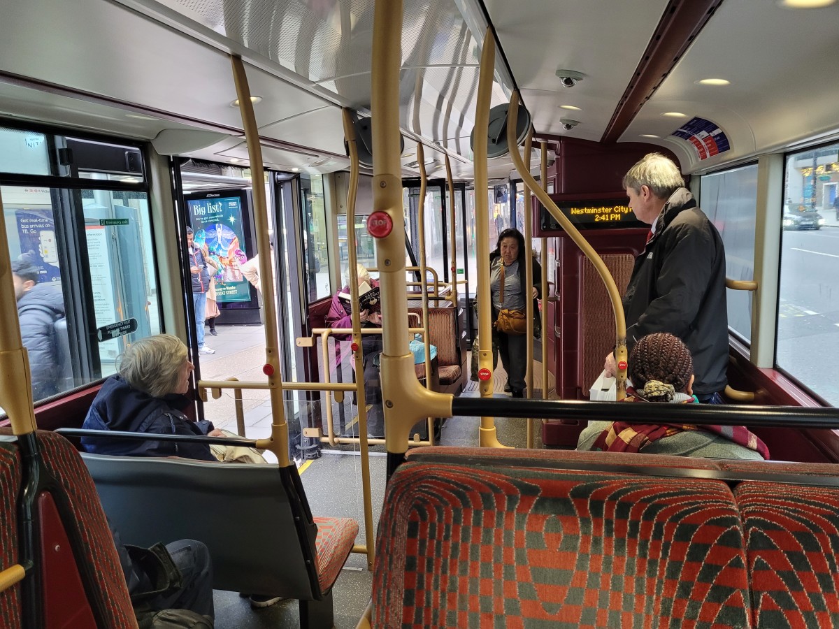 Navigating the UK's Public Transport: A Guide for Smooth Journeys.