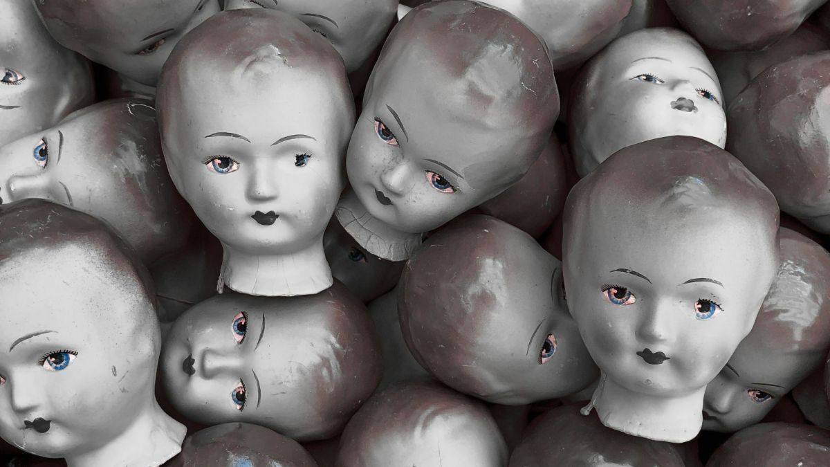 Broken doll letterpile