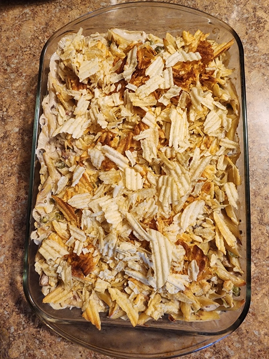 Simple Tuna Noodle Casserole Recipe - Delishably