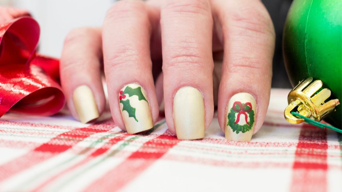 50+ Trendy Christmas Nail Ideas for the Holiday Season - Bellatory