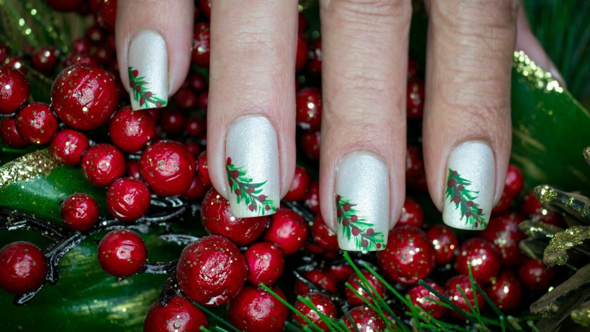 50+ Trendy Christmas Nail Ideas for the Holiday Season