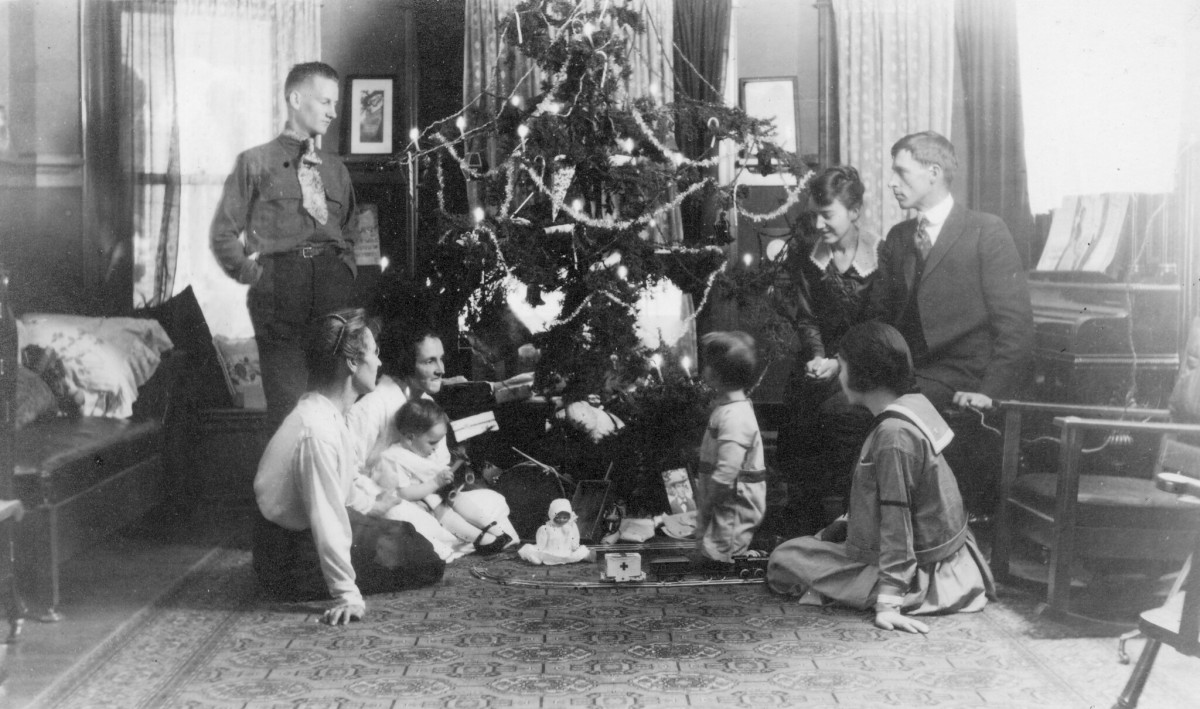 What Was Christmas Like in the 1920s?