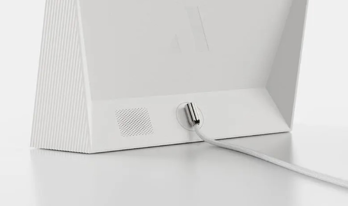 The Carver Sea Salt 10.1” WiFi Digital Picture Frame Lets Everyone