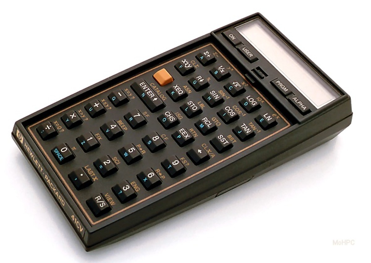 Working HP-11C Scientific Calculator w/ Case