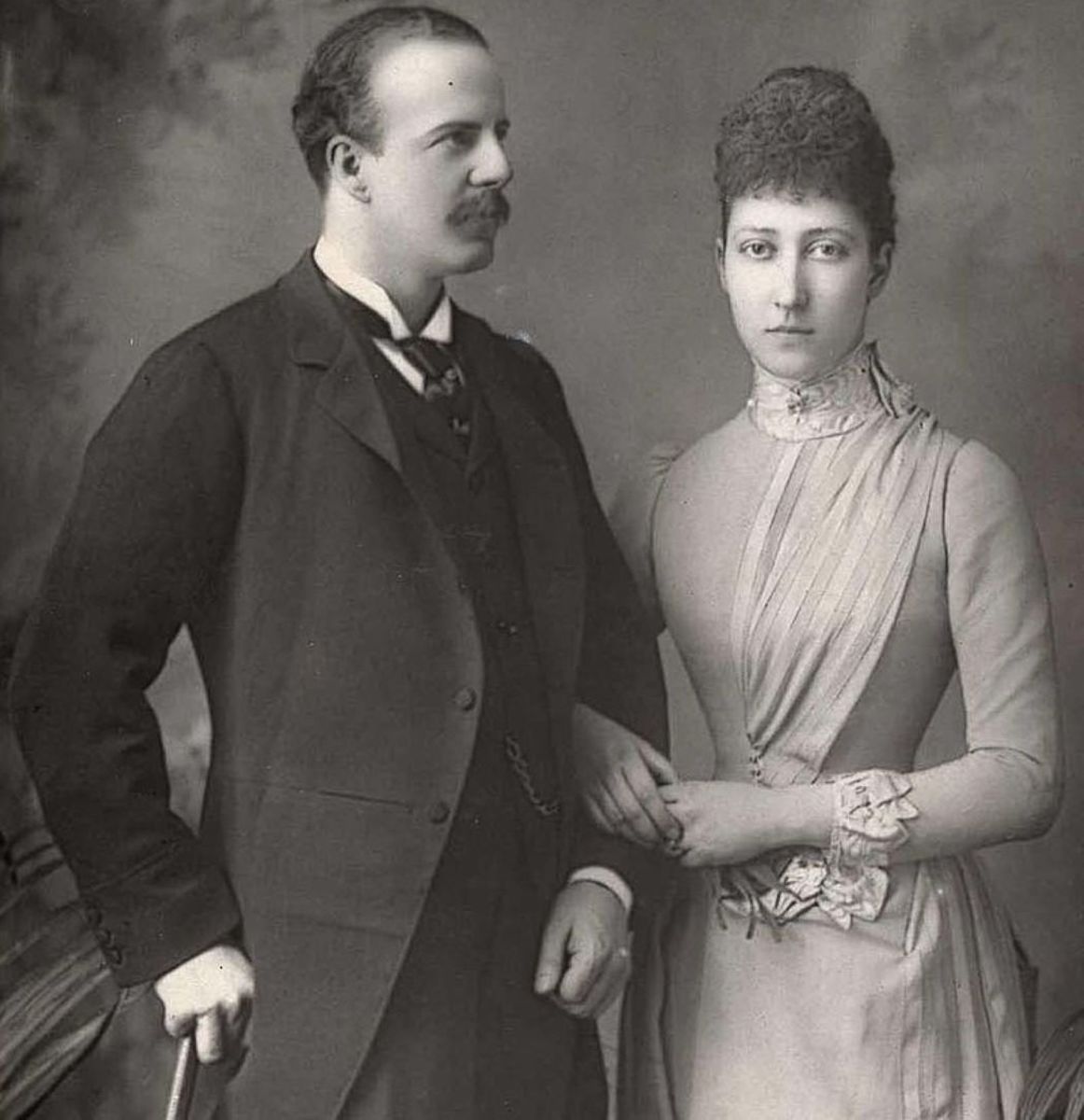 Maud's parents Princess Louise, 1st Duchess of Fife and Alexander Duff, 1st Duke of Fife in 1889 around the time of their marriage.