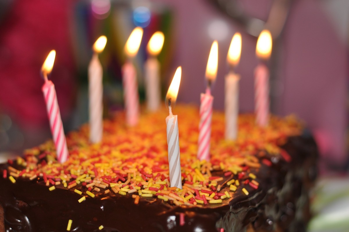 Two Easy New Year Cake Recipes: Treat Yourself With These Eggless Chocolate Cakes