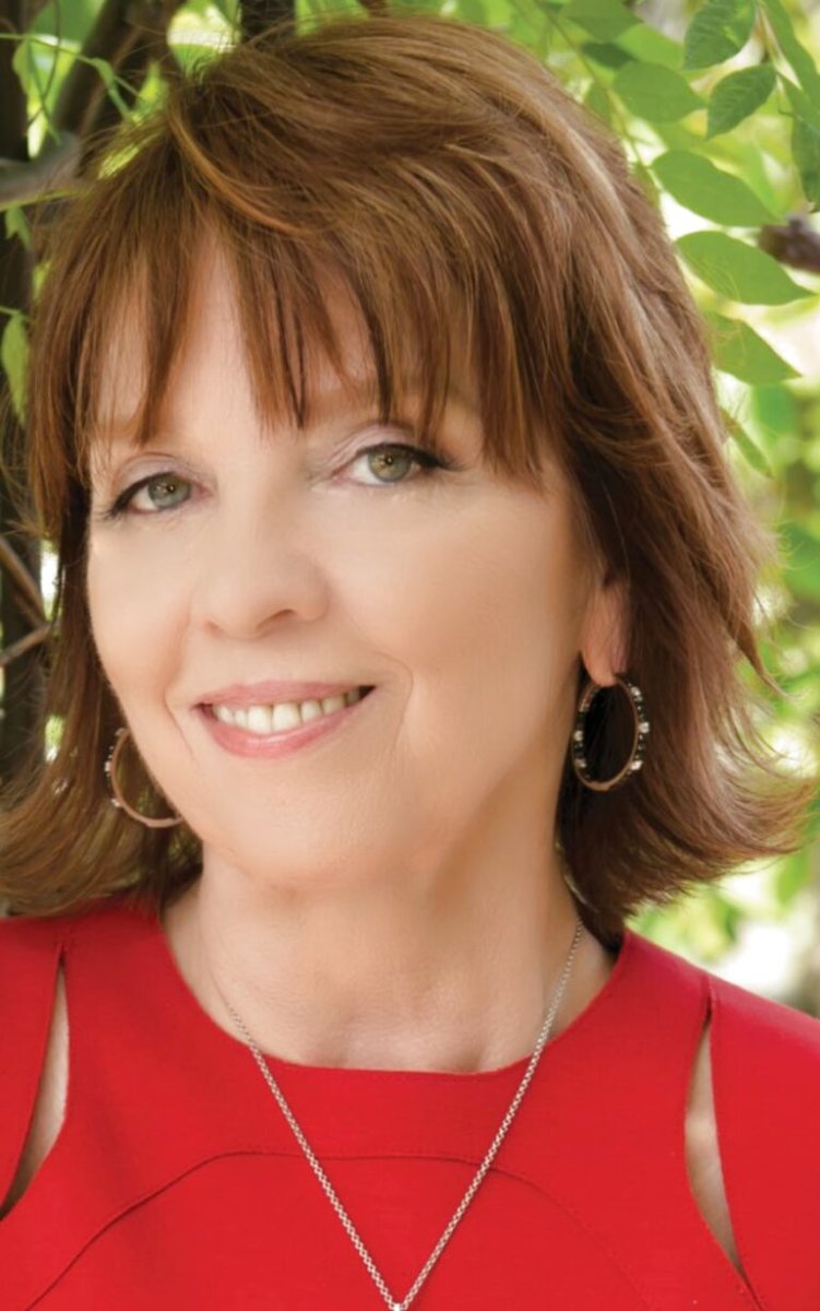Nora Roberts: A Look at the Life of the Prolific Romance Author