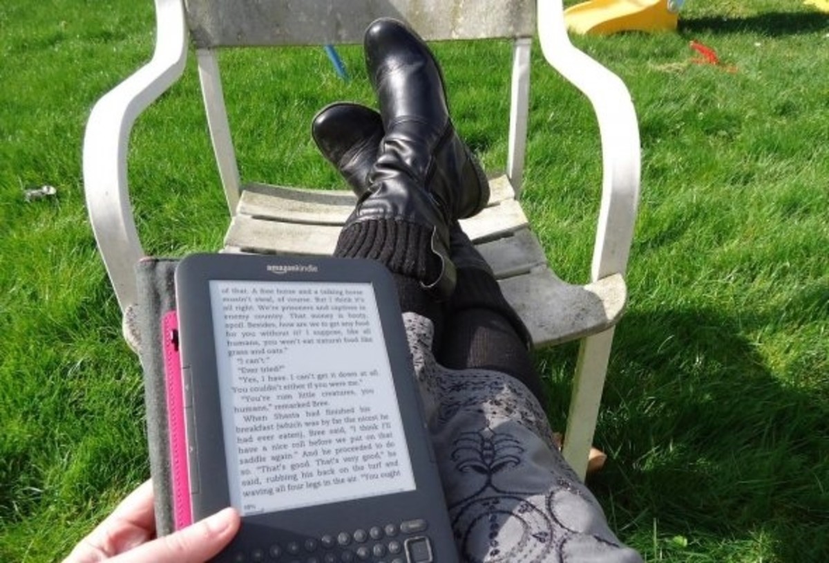 Kindle Cover with Light HubPages