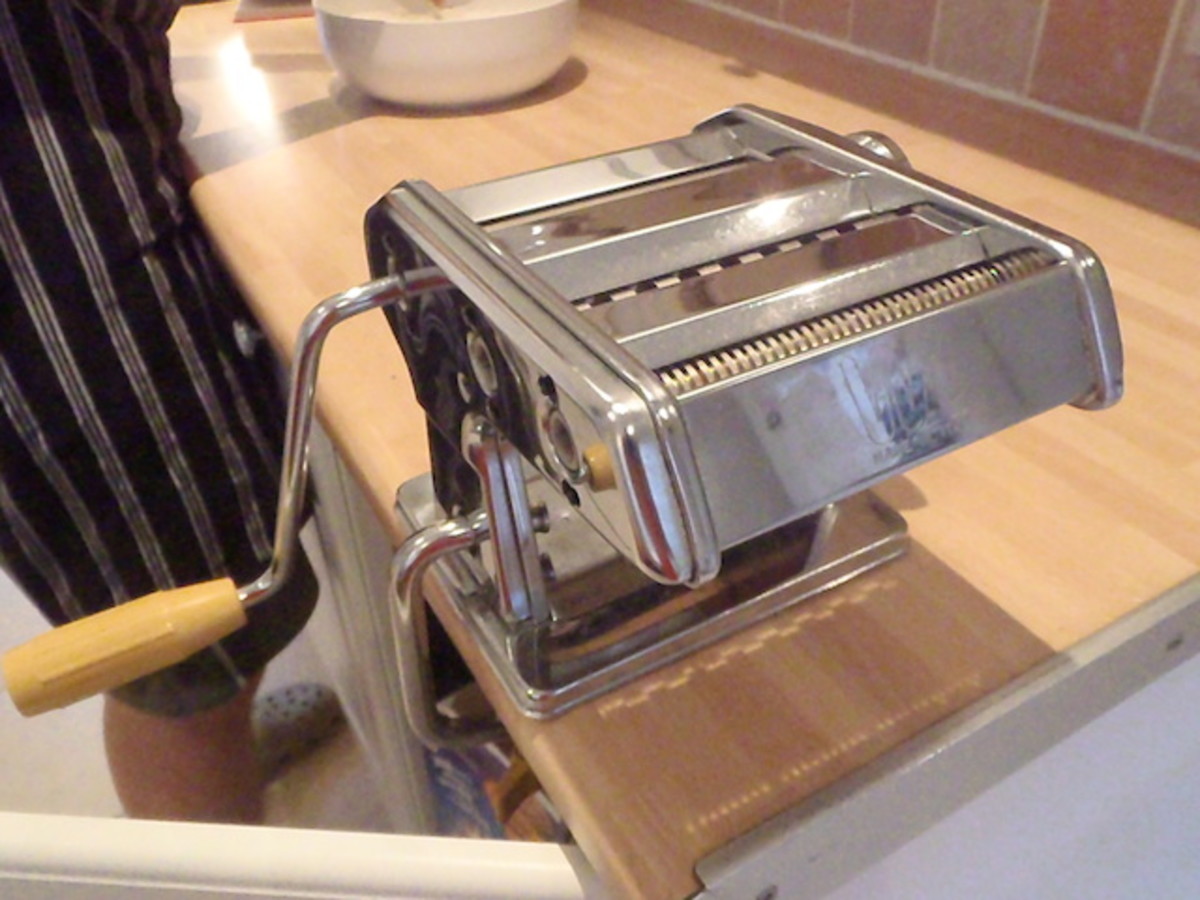 Making Pasta with a Pasta Machine Plus a Recipe