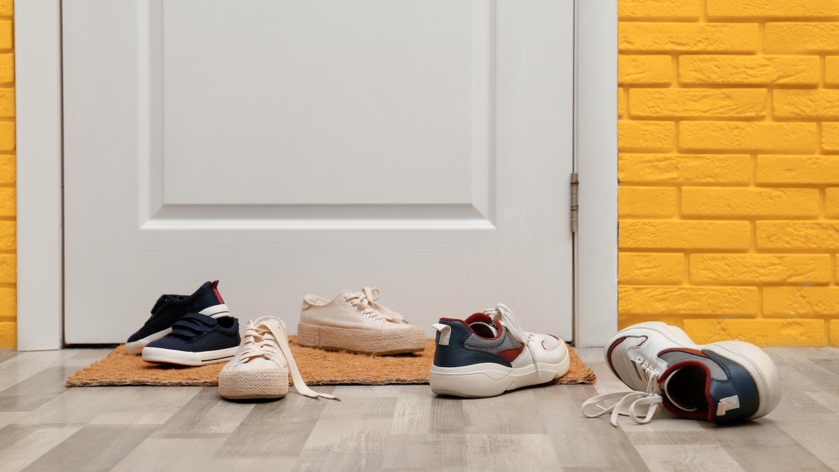 ‘Pediatrician Grandma’ Explains Why It’s a Good Idea to Take Shoes Off