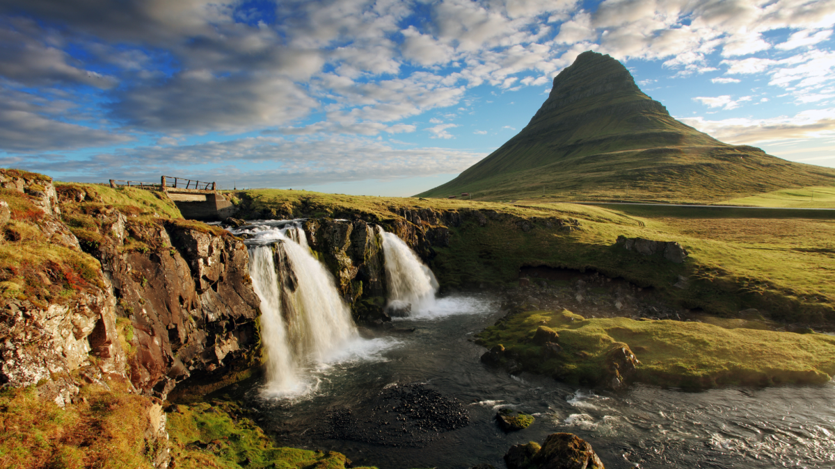 What to Bring to Iceland When Traveling in the Summer