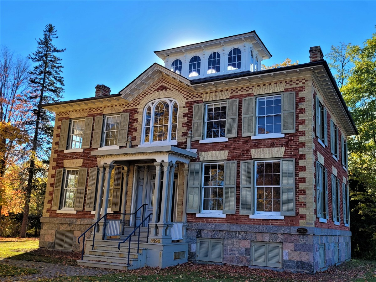 Visiting Brougham, Pickering, Ontario: Italianate Style at Bentley ...