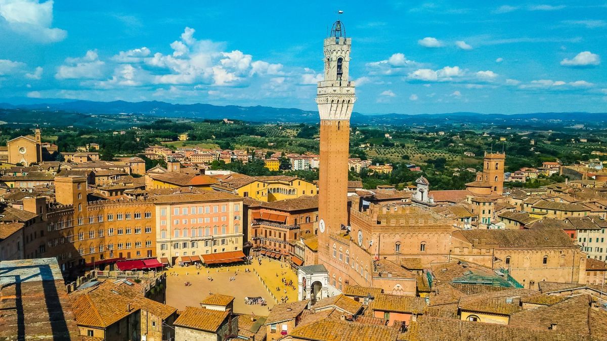 Visiting the Piazza del Campo of Siena, Italy