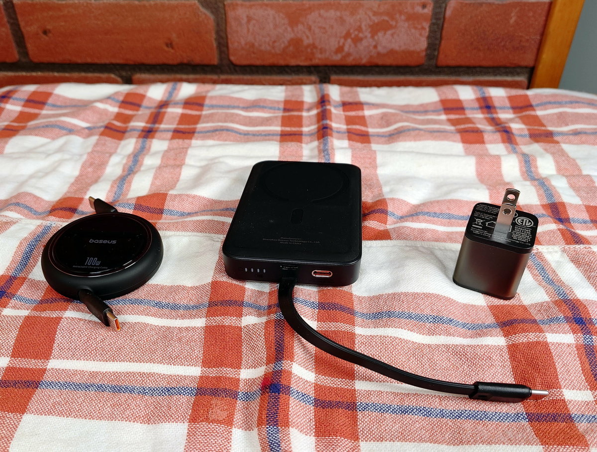 Review of the Baseus Wall Charger, Battery Pack, and Retractable Cable