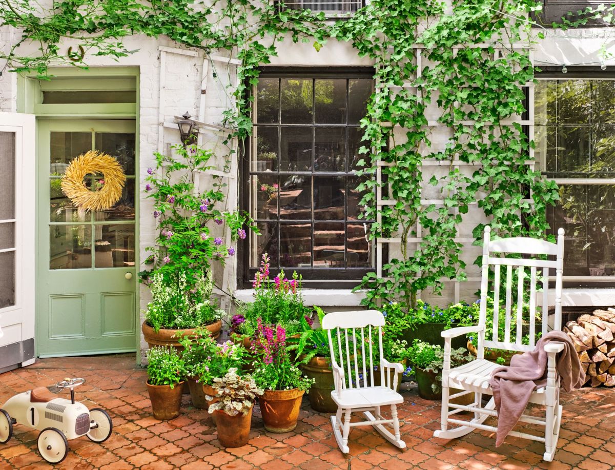 Spruce Up Your Garden for Summer