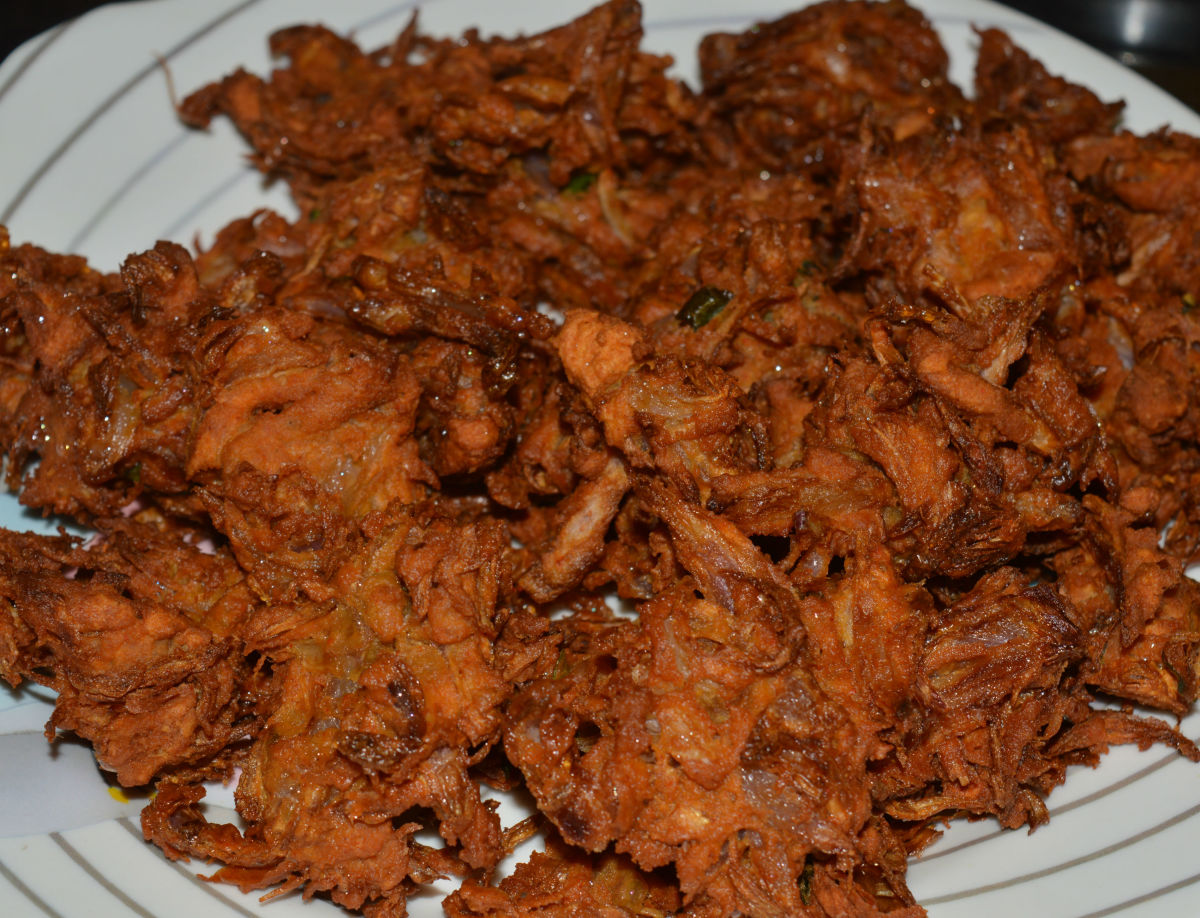 Crispy Onion Pakora (Fritters) Recipe