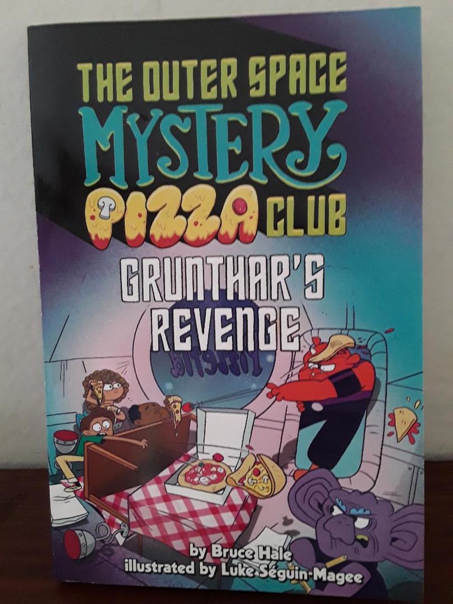 Reading With the Outer Space Mystery Pizza Club With 2 Engaging