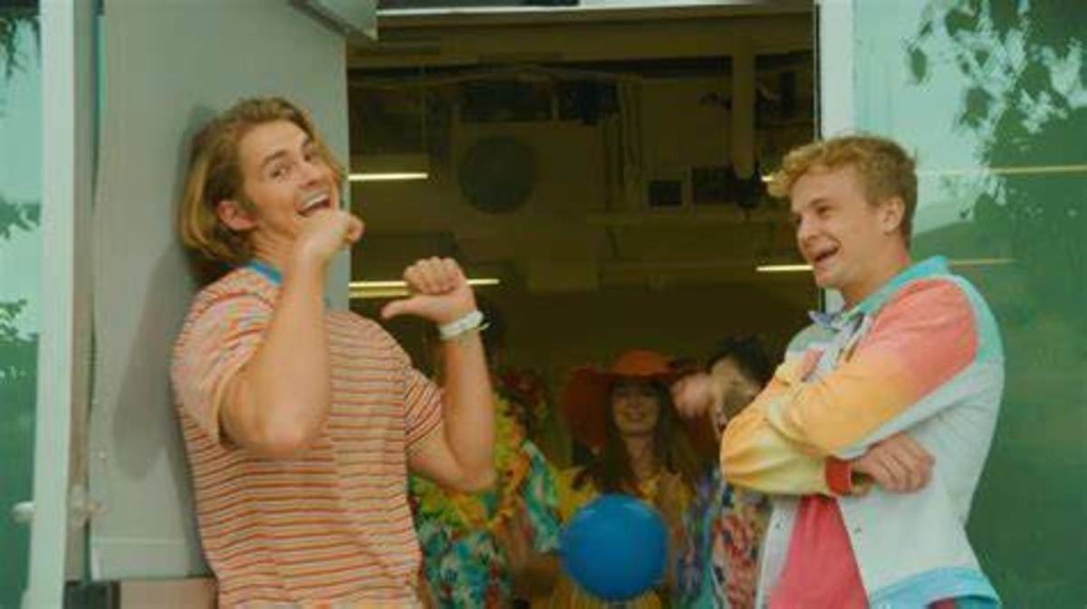 100 Best Brunch With Friends Songs for IG Reels & Stories