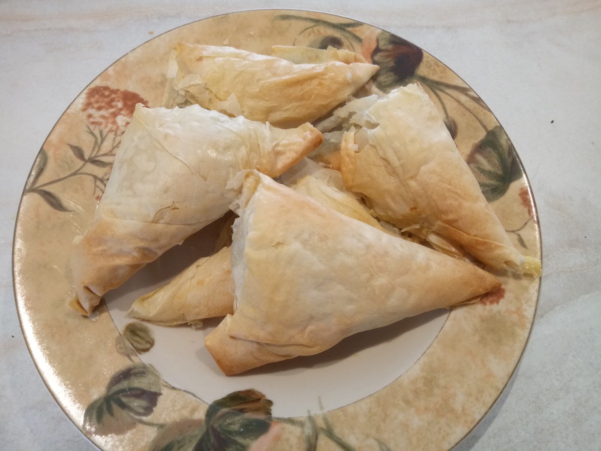 Greek Spinach,  Cheese and Feta Triangles (Spanakopittakia)