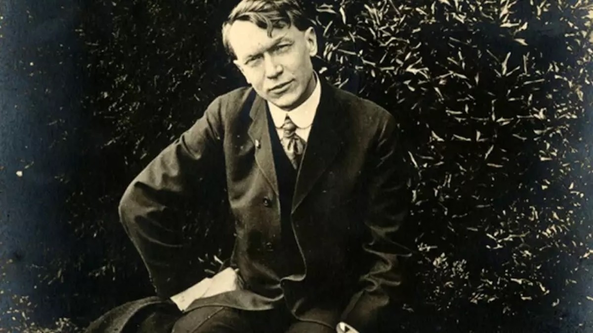 Vachel Lindsay's “Abraham Lincoln Walks at Midnight’’