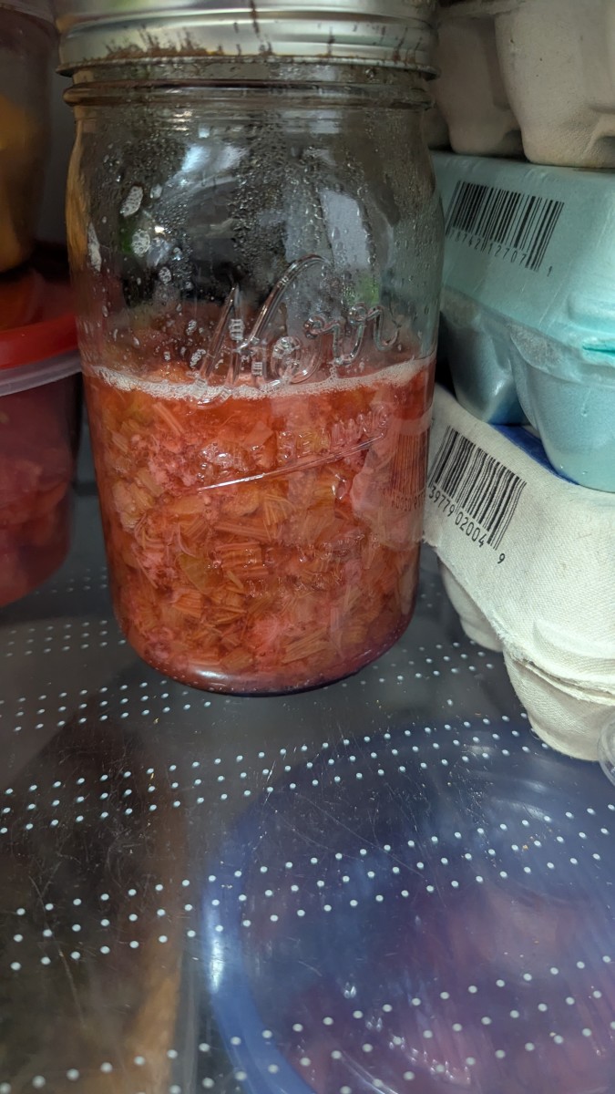Rhubarb Sauce - a Sugar Sweetened Delight