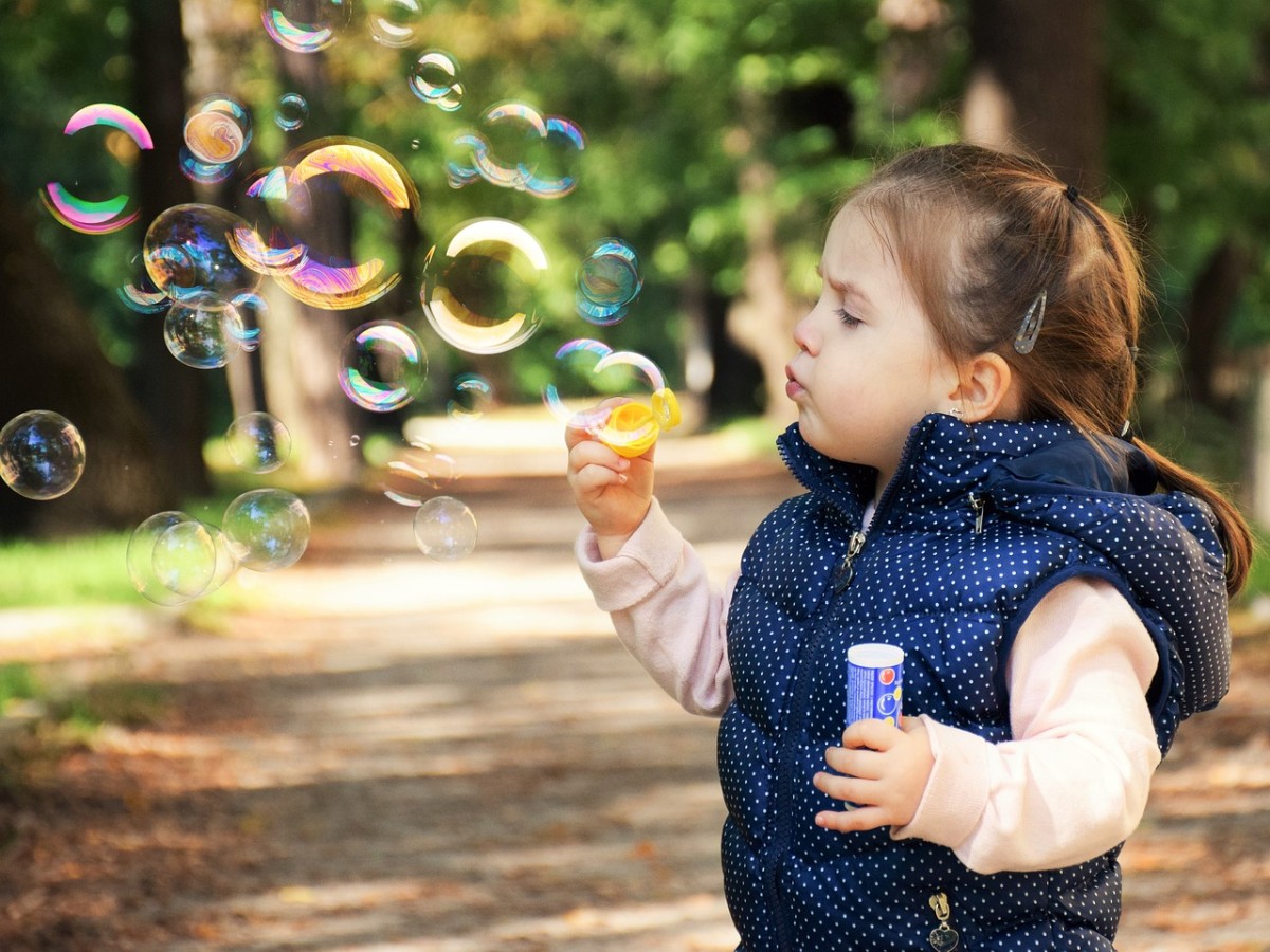 A Month of Sensory Play: 4 Weekly Themes That Build Brains and Spark Joy