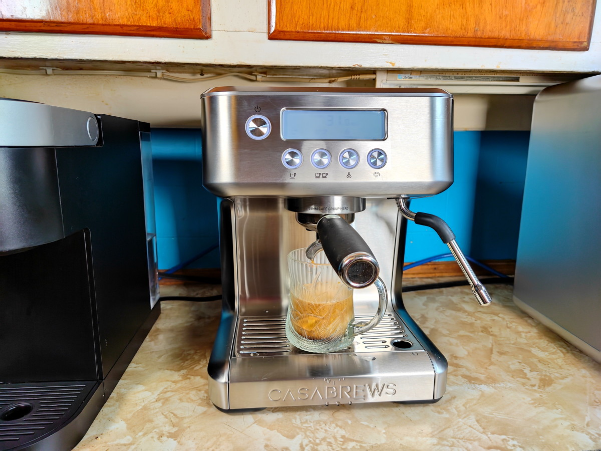 Review of the Casabrews ULTRA Espresso Coffee Machine