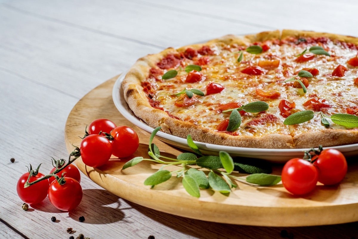 100 Years of Food Evolution: From Traditional Meals to Tech-Driven Diets