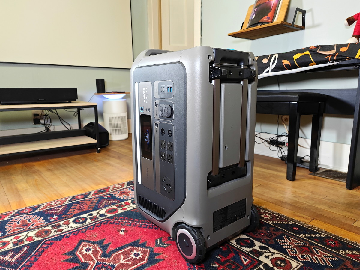 Review of the Anker SOLIX F3000 Portable Power Station