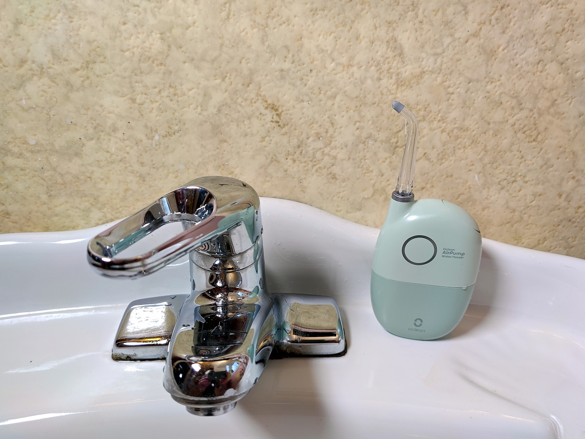 Review of the Oclean A10 AirPump Water Flosser