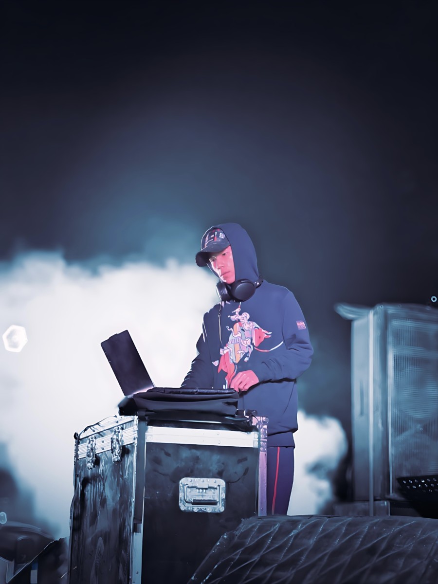 Rinx Neon: One of the Youngest Indian DJ And Music Producer - HubPages