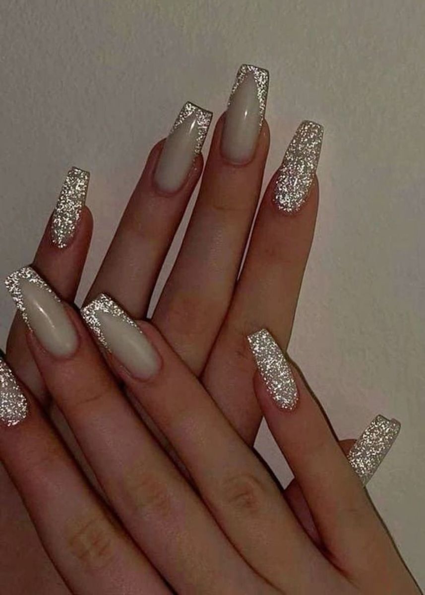 25+ Stunning New Years Eve Nail Art Ideas and Designs