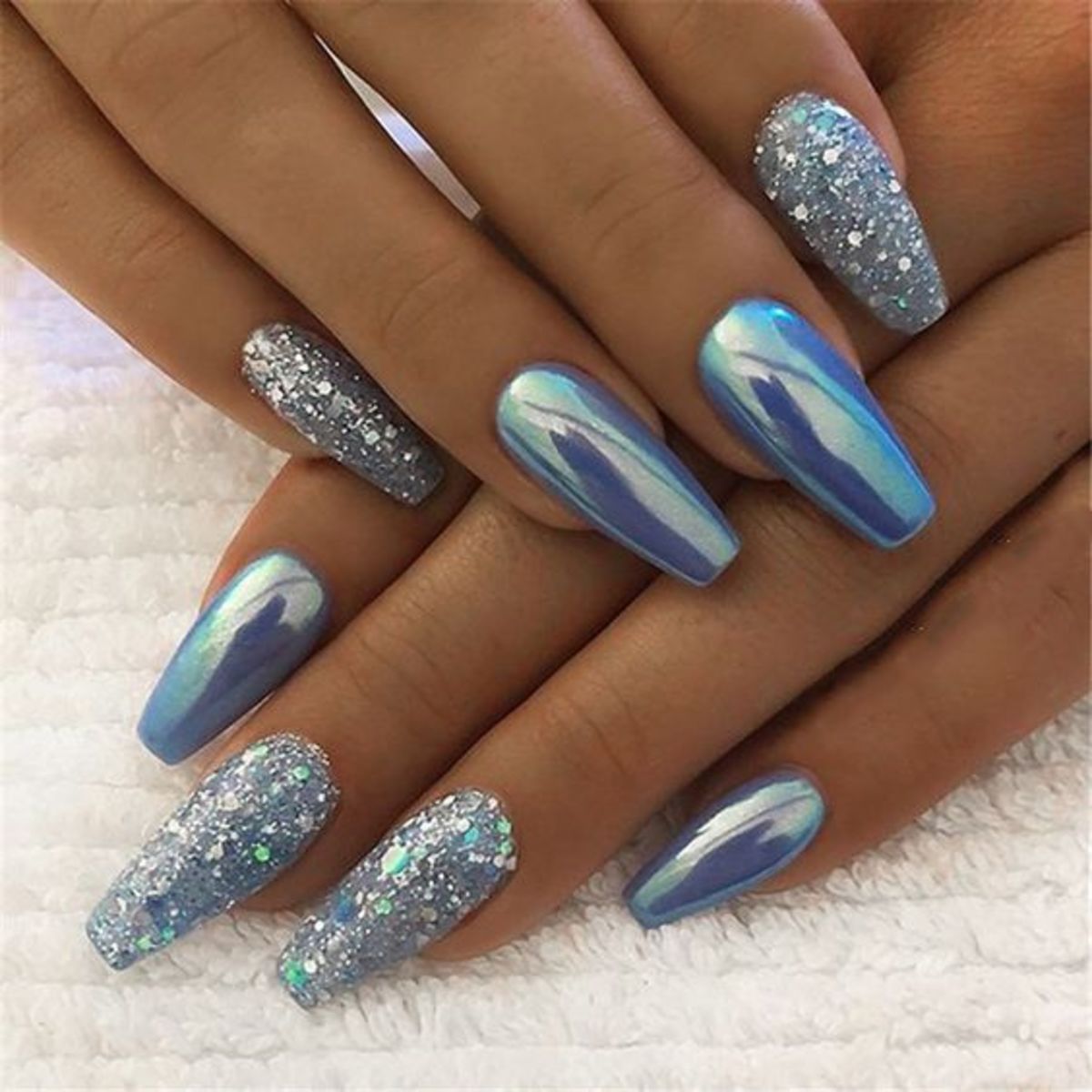 25+ Stunning New Years Eve Nail Art Ideas and Designs - HubPages