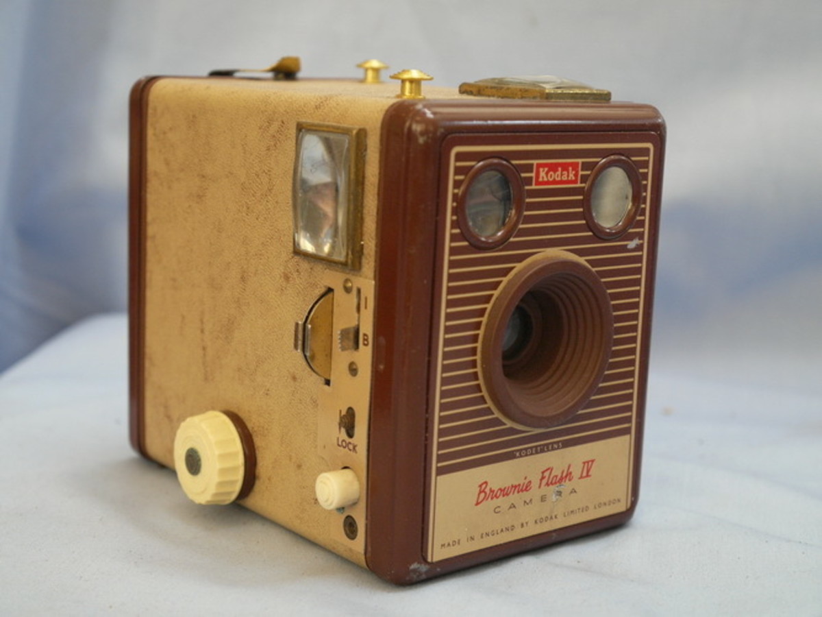 The Evolution of the Camera & Vintage Collectibles