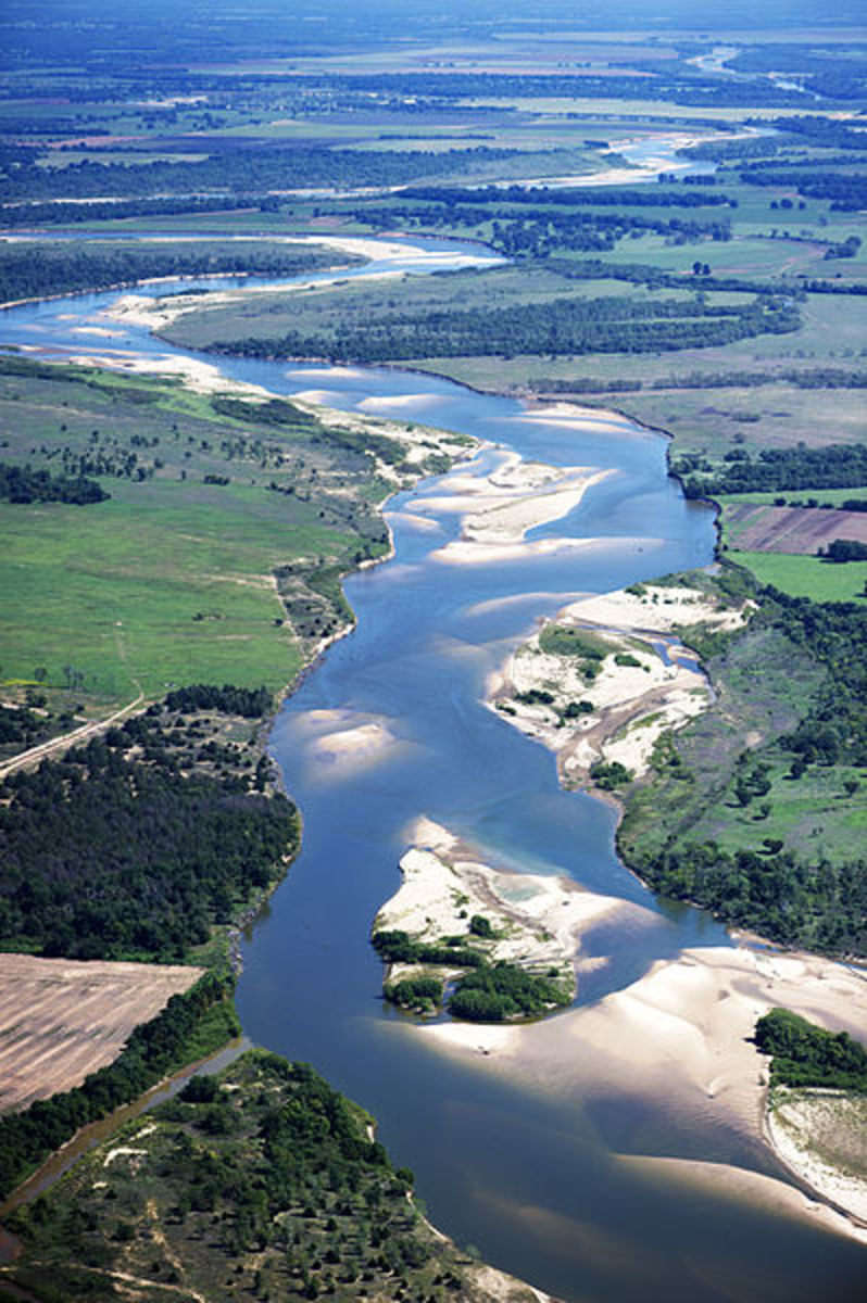 Texas Threatens to Close Northern Border at the Red River