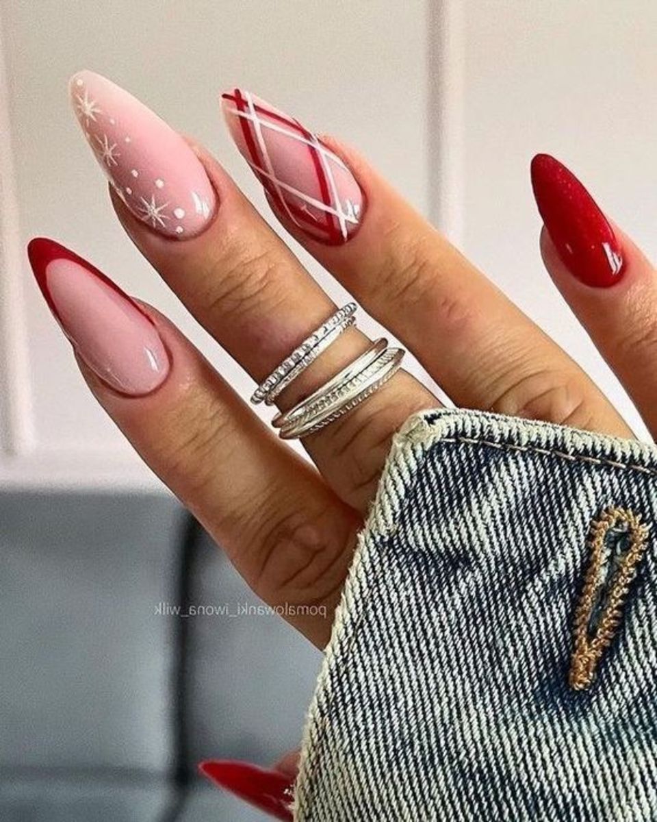 50+ Stunning Winter Nail Art Designs for Christmas and Beyond