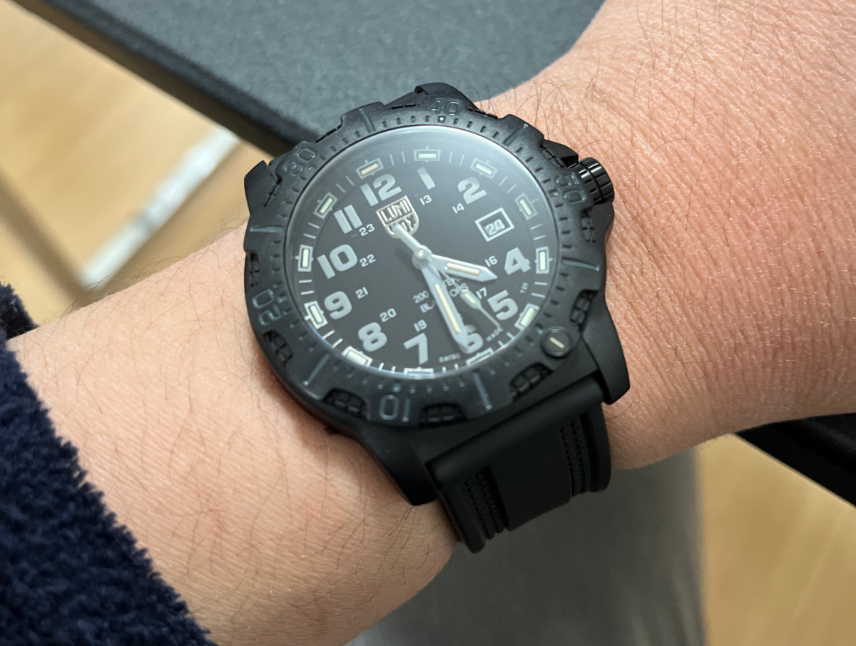 Luminox black ops 8882 hotsell