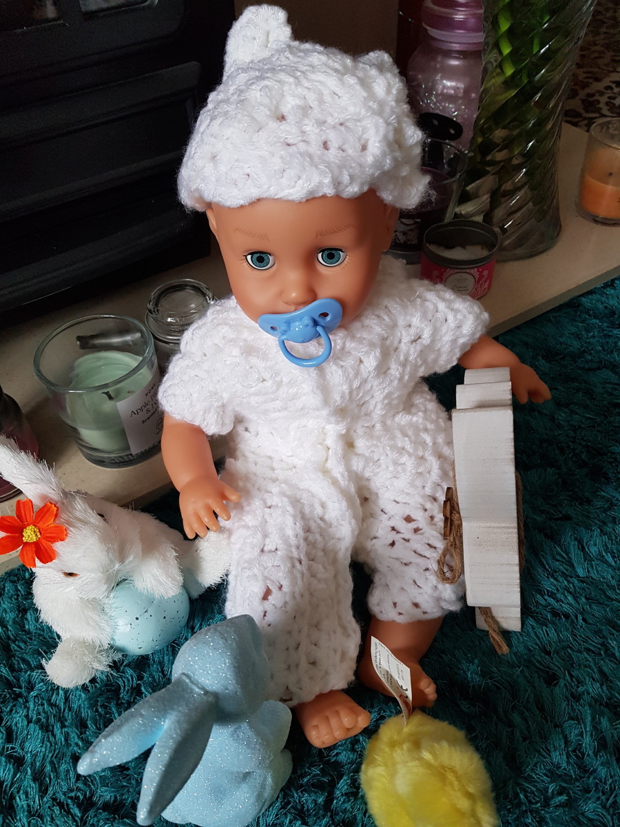 Learn To Crochet Relax And Learn In Your Spare Time Making Gifts Or For Yourself Its A Hobby That Can Be Learned By Any.