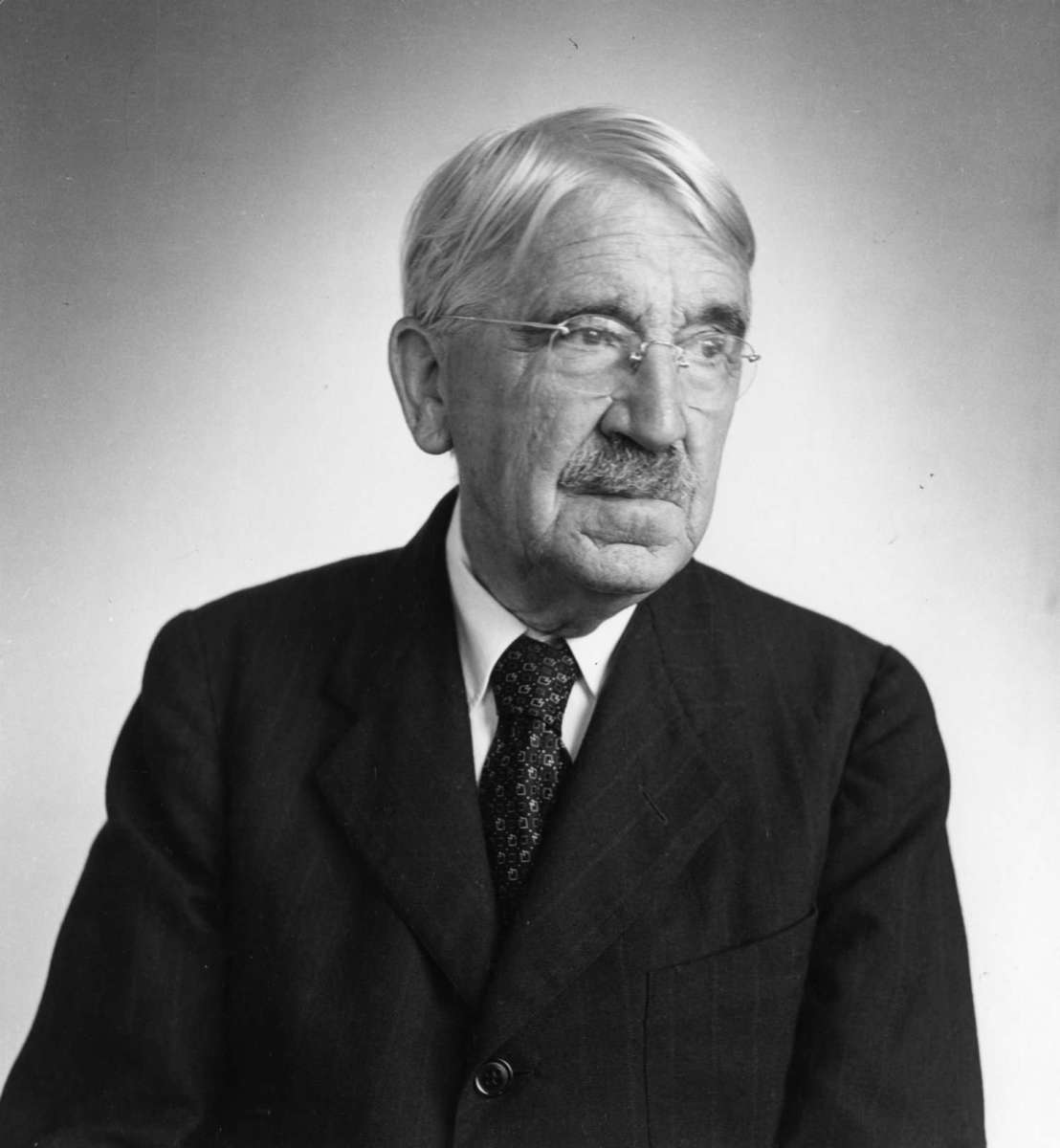 Influence of Philosophy on Pedagogics: A Bright Example of J.Dewey