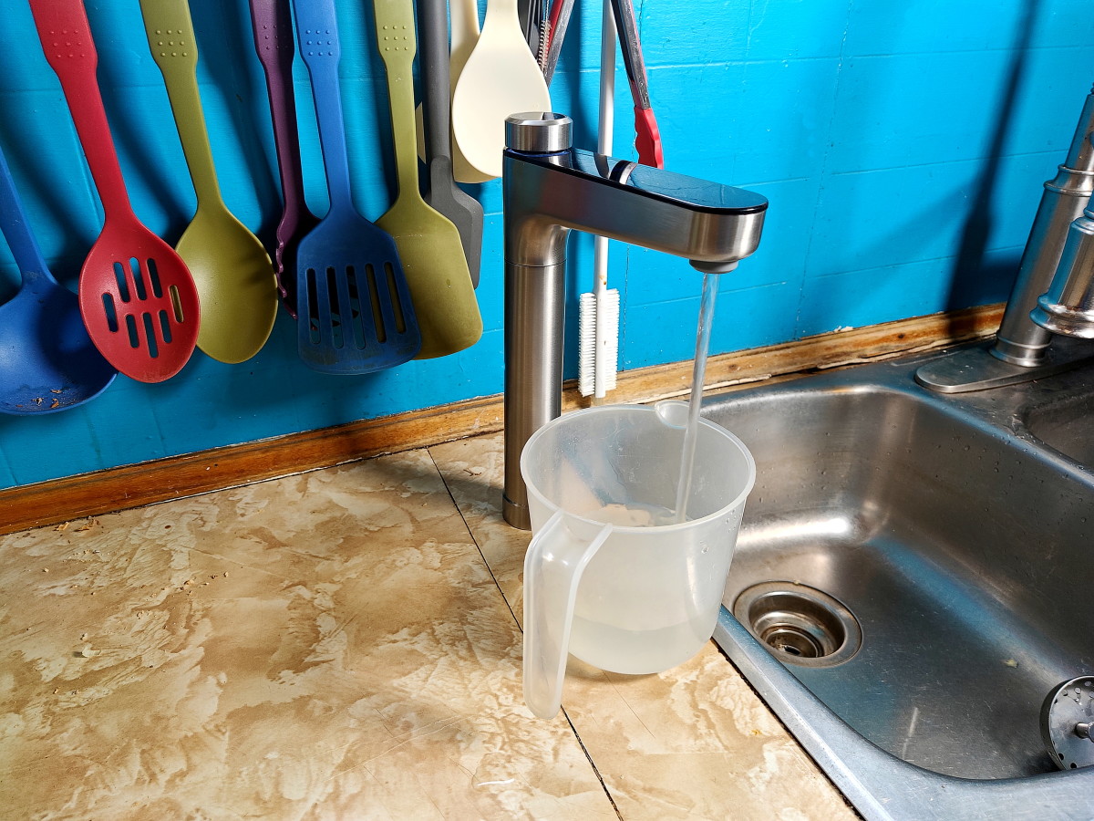 Review of the Waterdrop X12 Under-the-Sink Water Filtration System