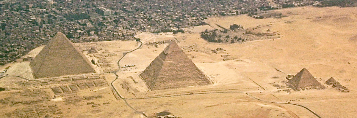 How did the Ancient Egyptians Construct the Pyramids of Giza?