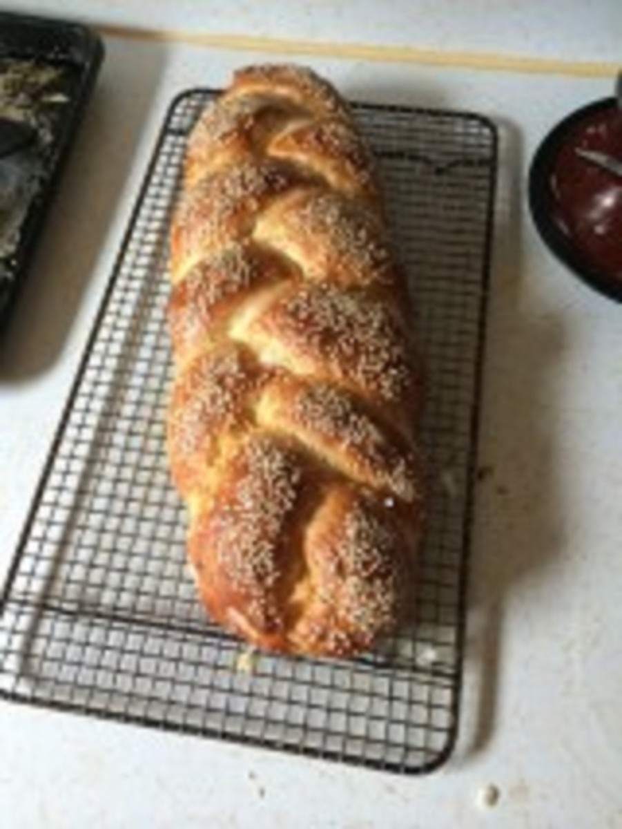 Braided Bread with Sesame Seeds